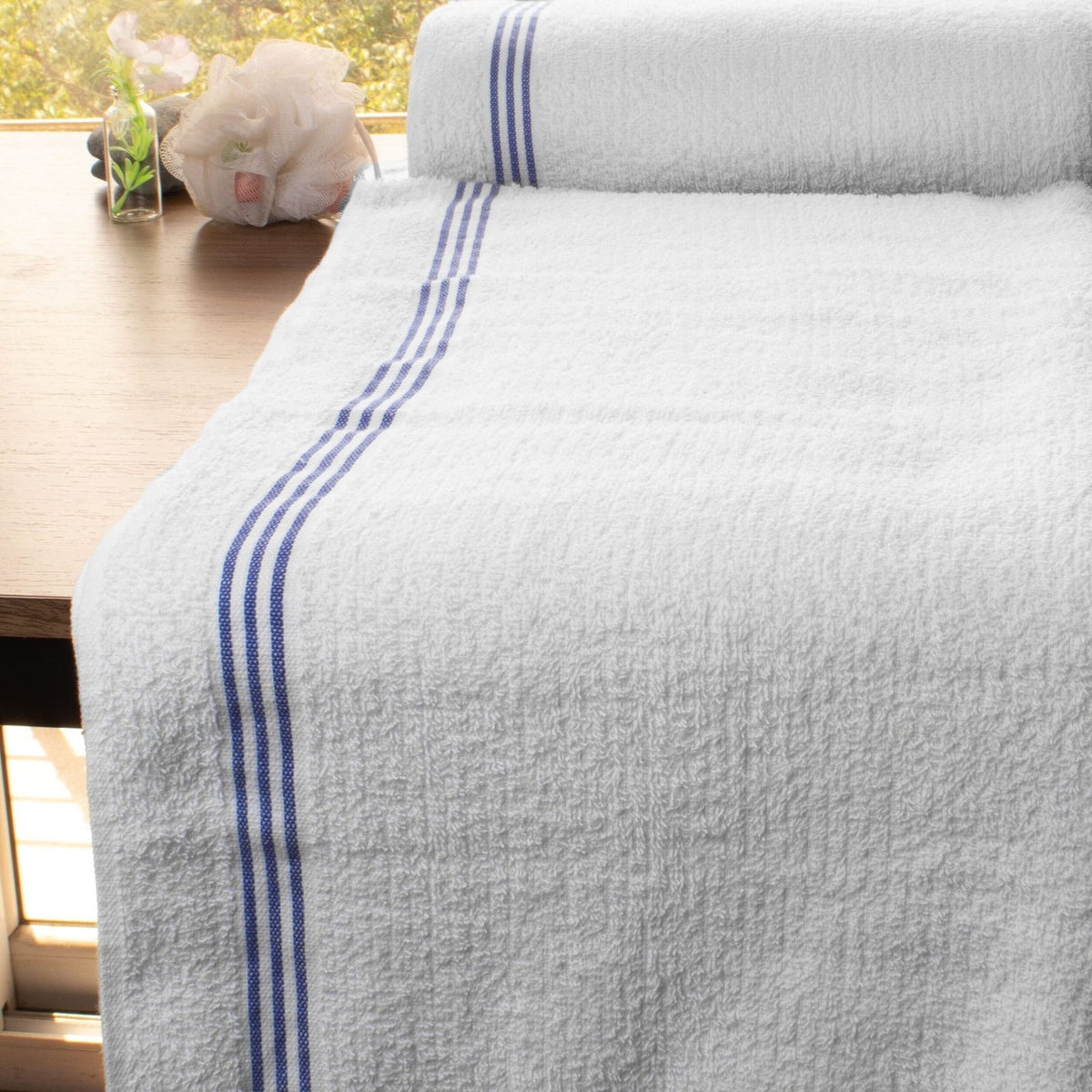 Three stripe Pool Towel 30x60 9 lbs Blue