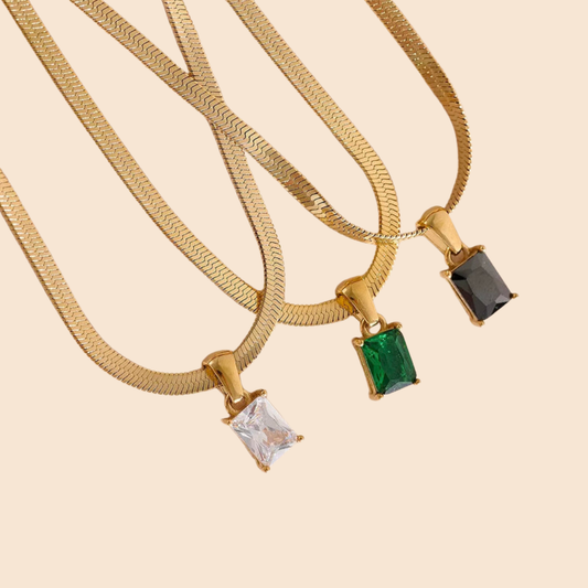 Collar necklace