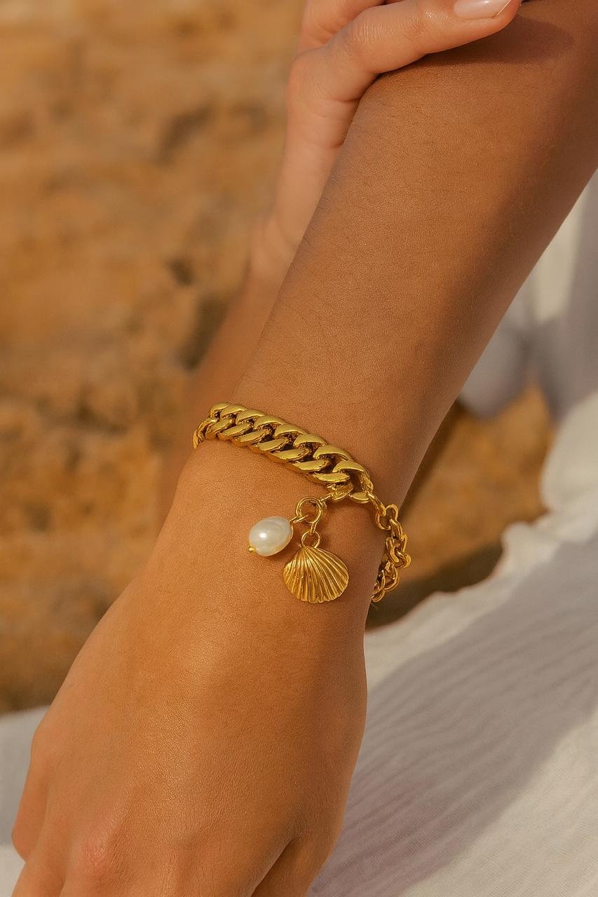 Thick Shell Bracelet