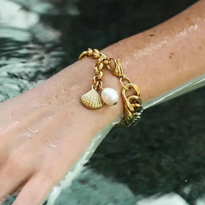 Thick Shell Bracelet